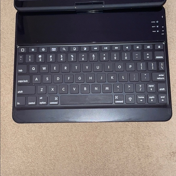 Keyboard Case for iPad 2018/2017 / iPad Pro 9.7 - Picture 4 of 7